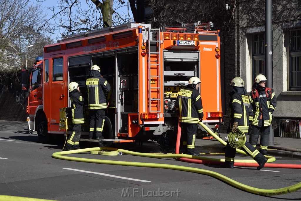 Feuer 4 Koeln Muelheim Deutz Muelheimerstr P455.JPG - Miklos Laubert